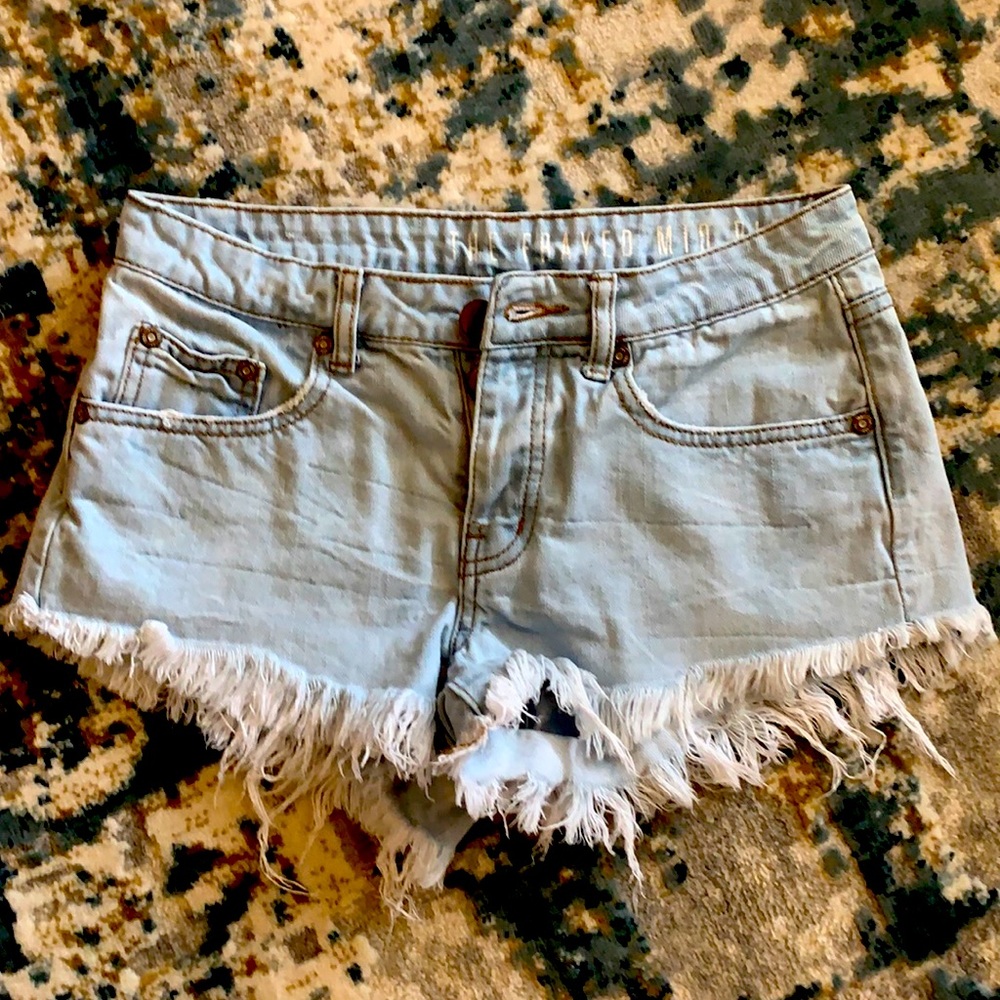 Summer Shorts Sale 2/$20 The Frayed Size 2☀️